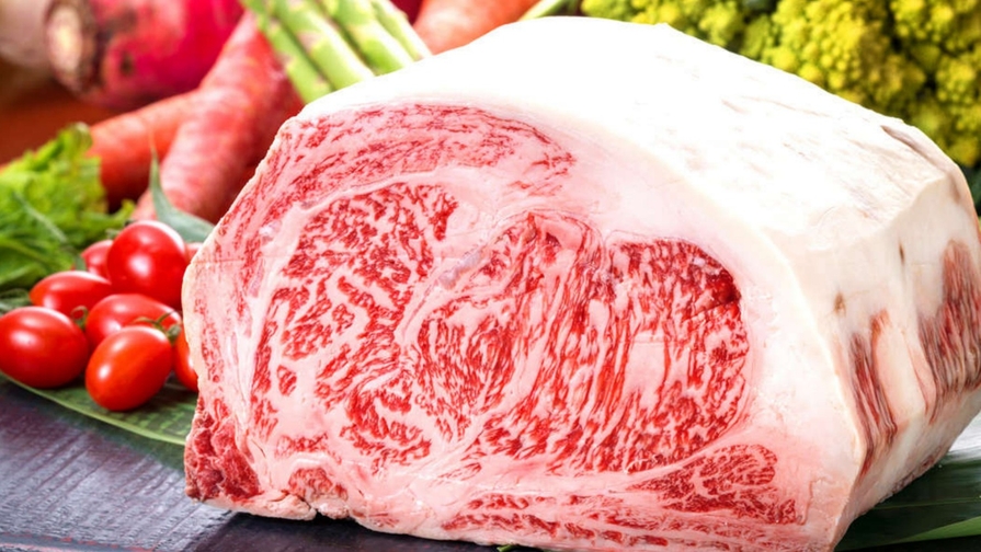 ■—ぴのんプレミアム—■お肉料理が地元ブランド牛にグレードUP！お箸でどうぞ——。